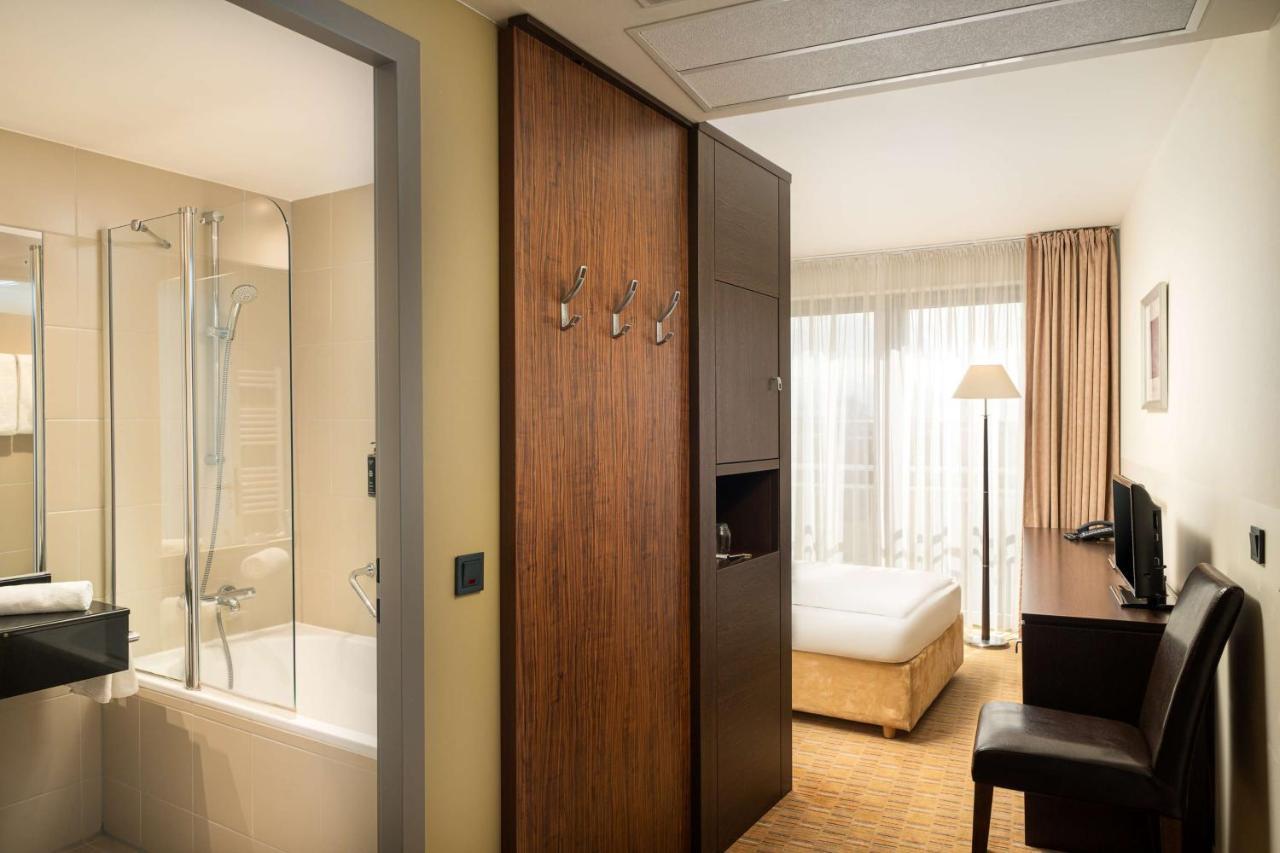 Elaya Hotel Hamburg Finkenwerder Ehemals The Rilano Hotel Hamburg-Harburg Exteriör bild