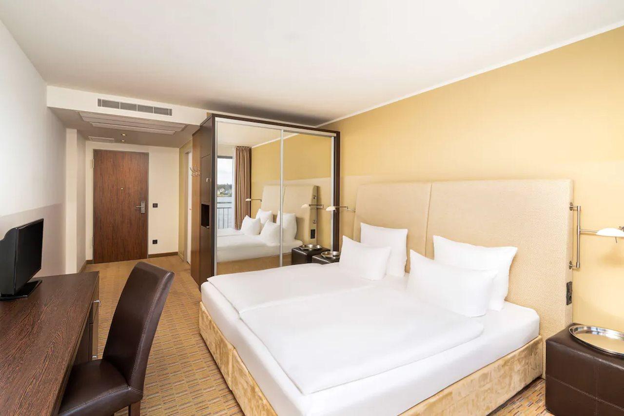 Elaya Hotel Hamburg Finkenwerder Ehemals The Rilano Hotel Hamburg-Harburg Exteriör bild
