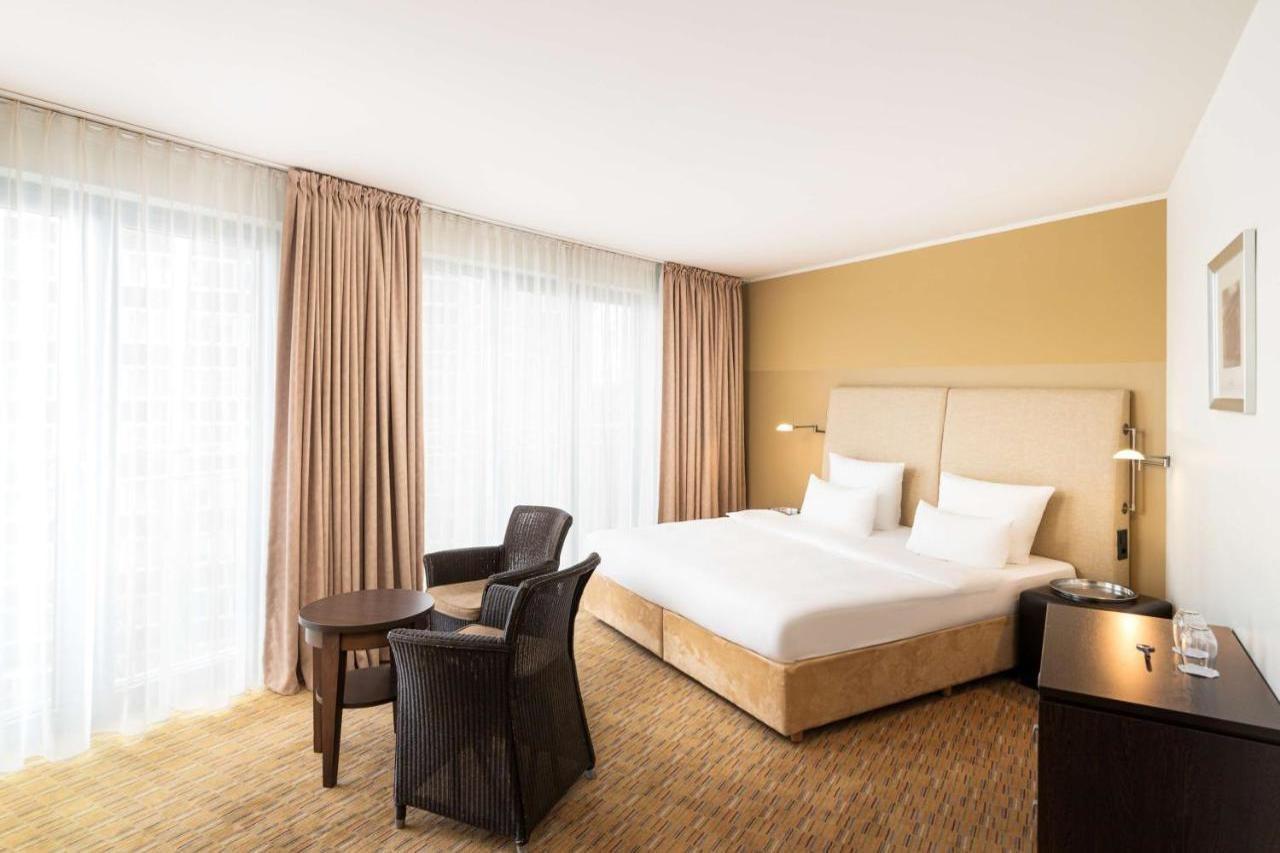 Elaya Hotel Hamburg Finkenwerder Ehemals The Rilano Hotel Hamburg-Harburg Exteriör bild
